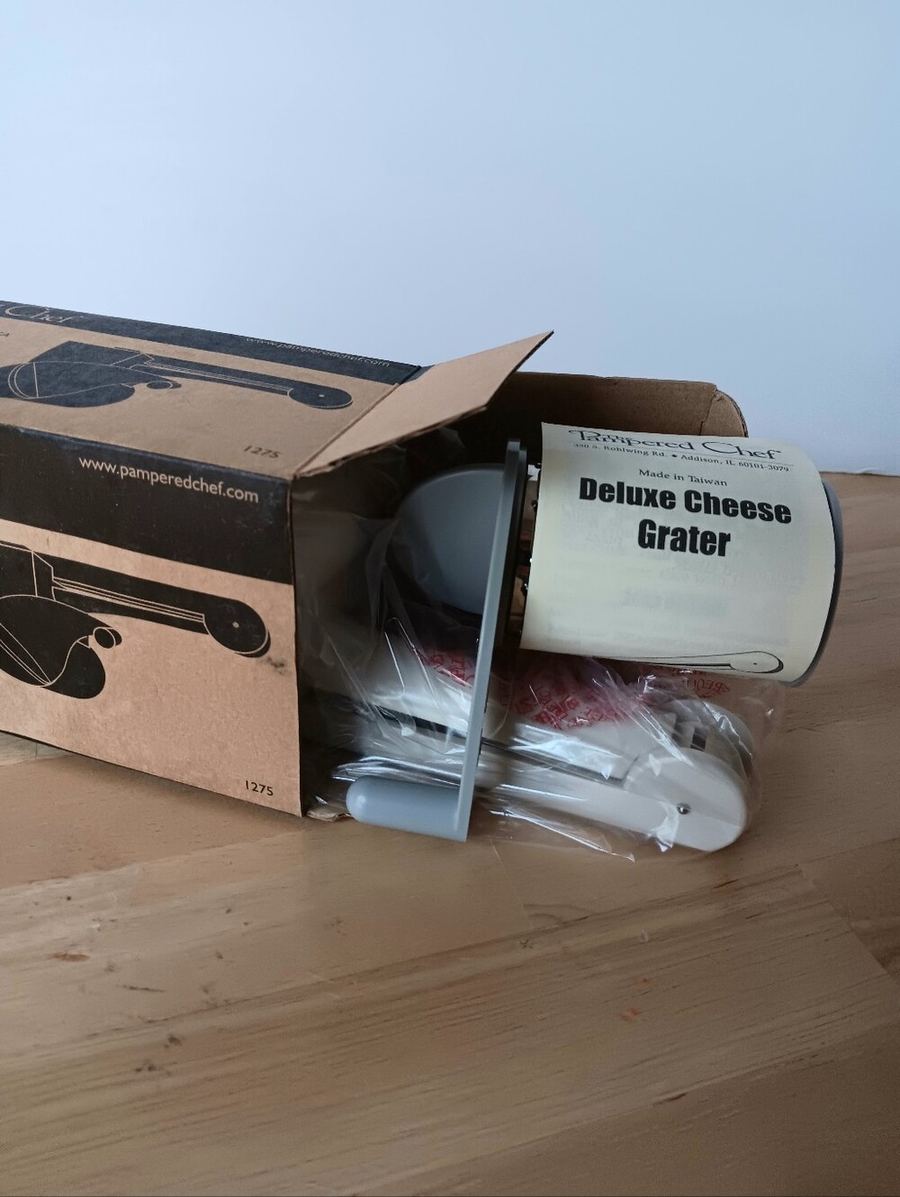 Pampered Chef Deluxe Cheese Grater 1275
